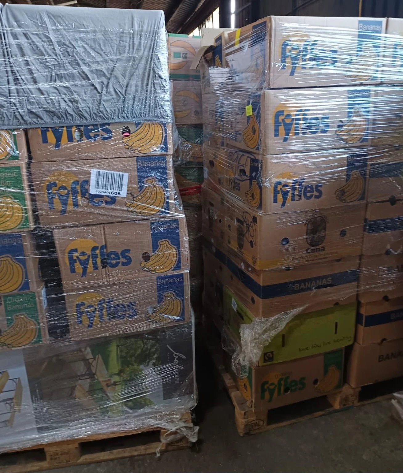 In folie verpakte pallets uit de aangeboden ALDI-partijen